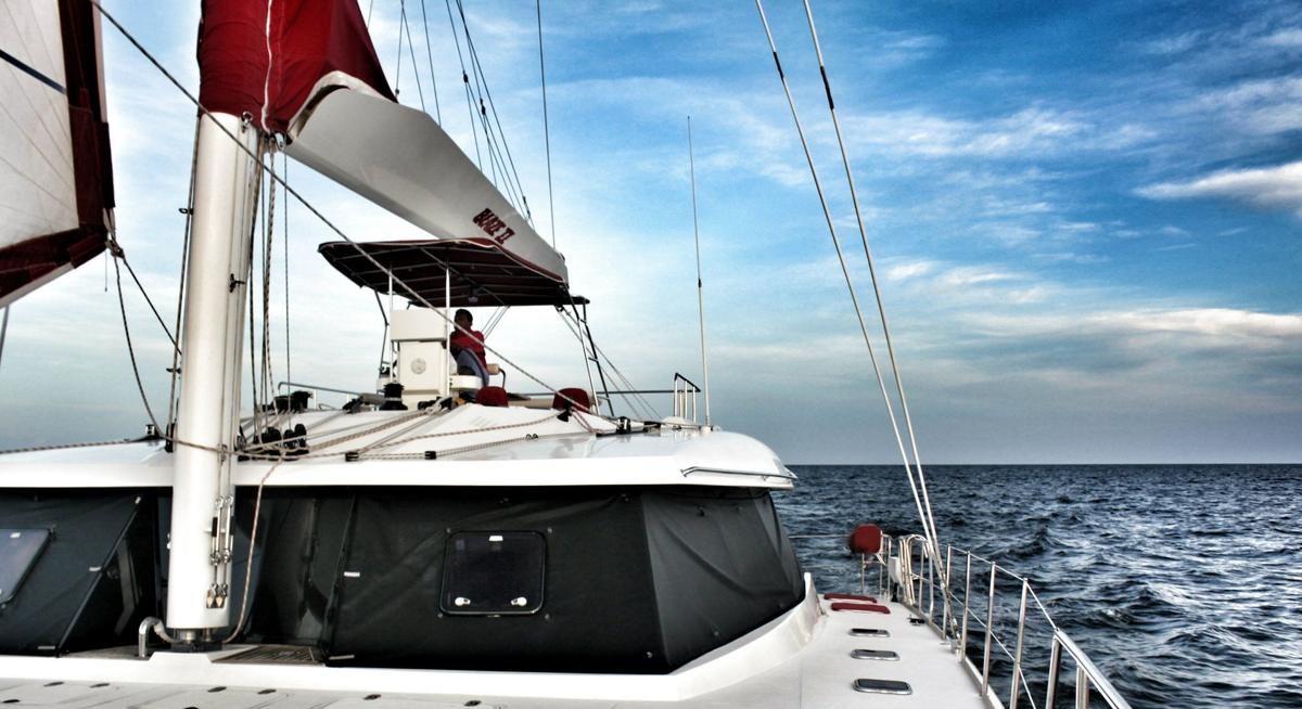 BLAZE II yacht charter 2