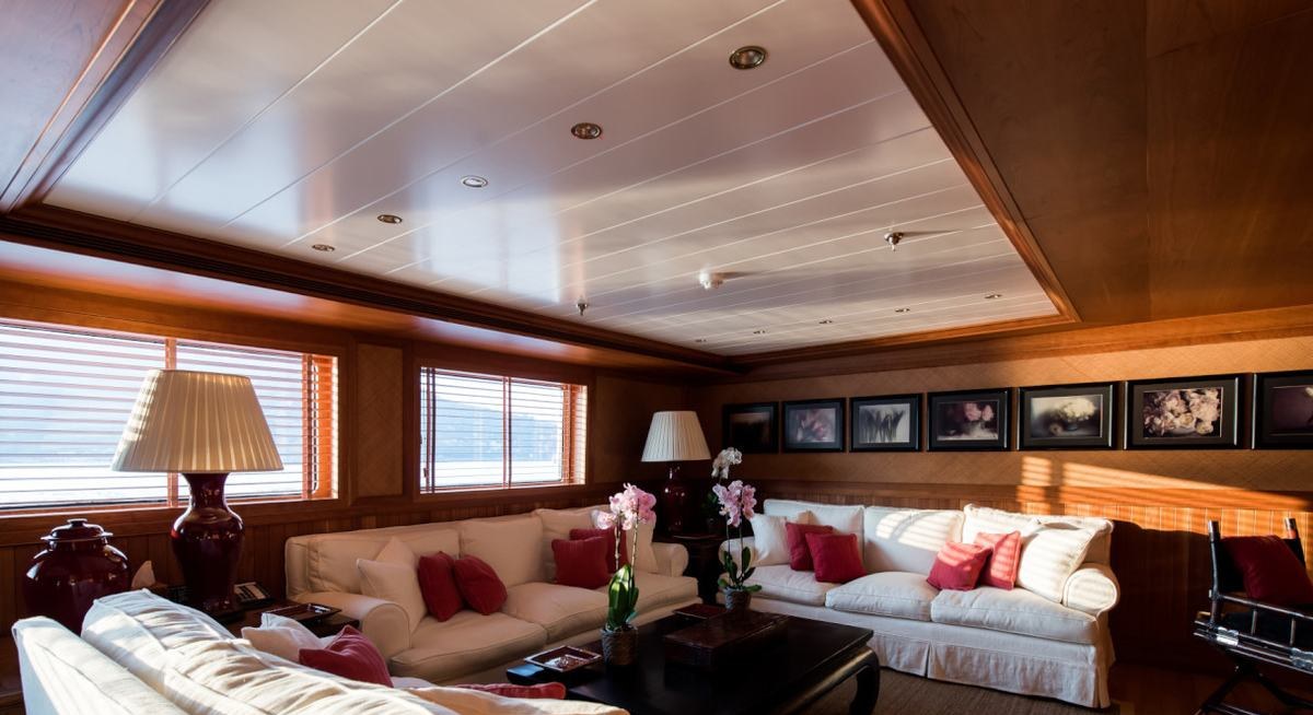BLEU DE NIMES yacht charter 3