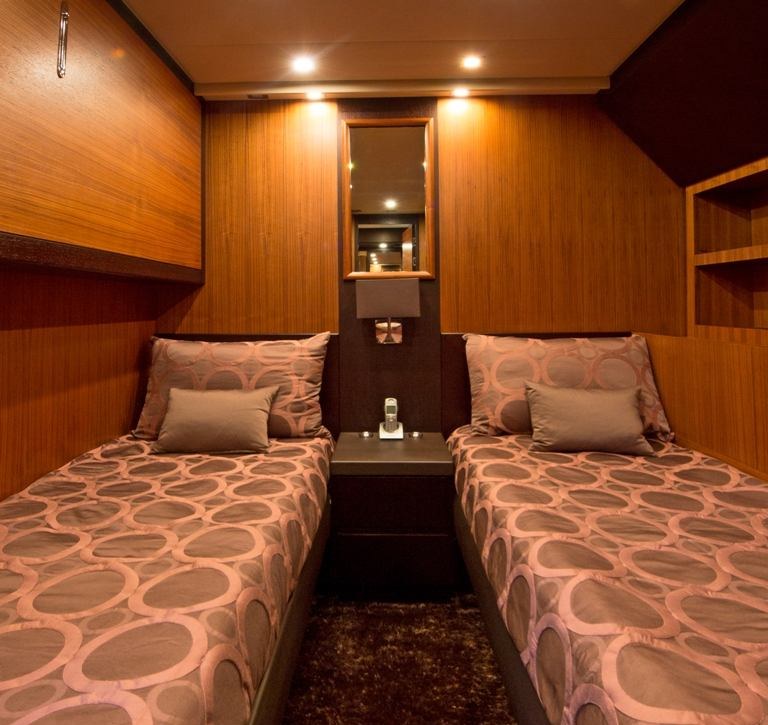 BLOOMS yacht charter 2