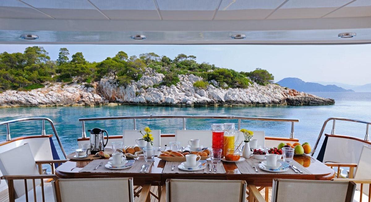 BLU SKY yacht charter 4