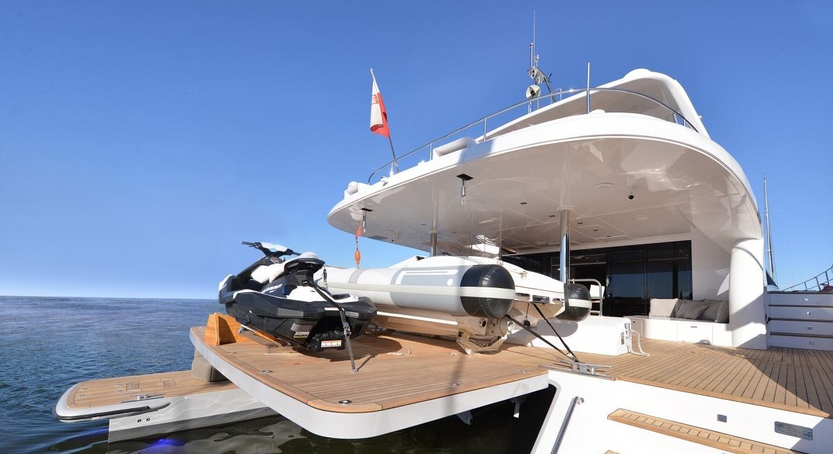 BLUE BELLY yacht charter 5