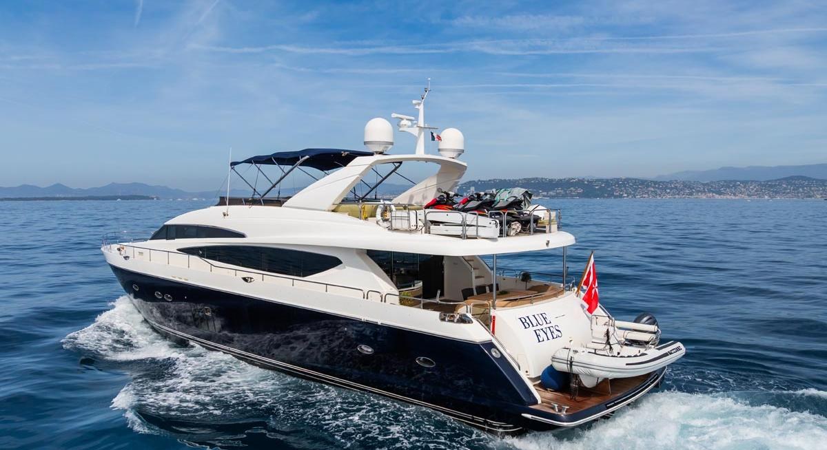 BLUE EYES yacht charter 5