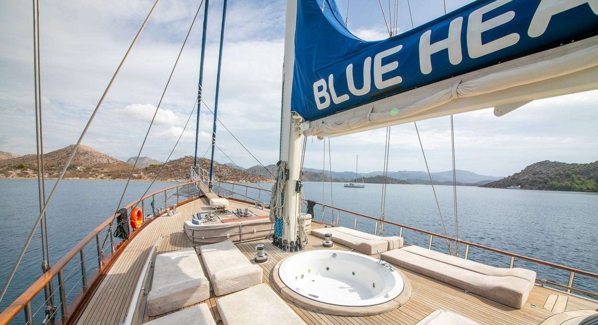 BLUE HEAVEN yacht charter 2