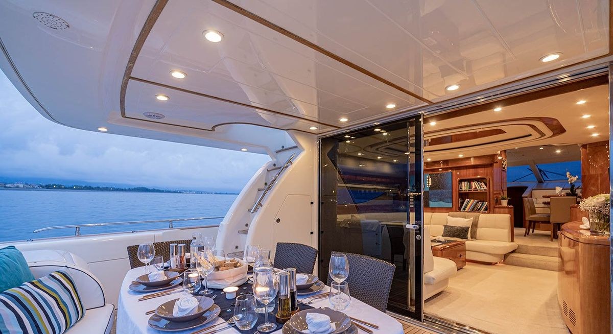 BLUE ICE yacht charter 4