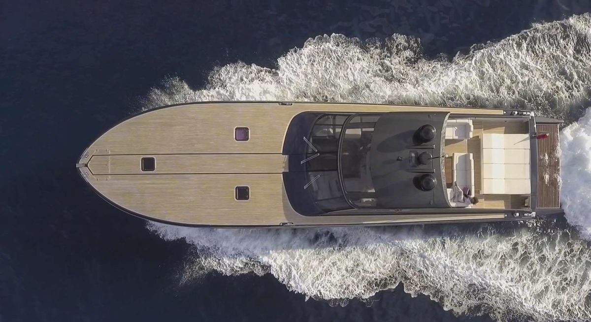 BLUE MAMBA yacht charter 4