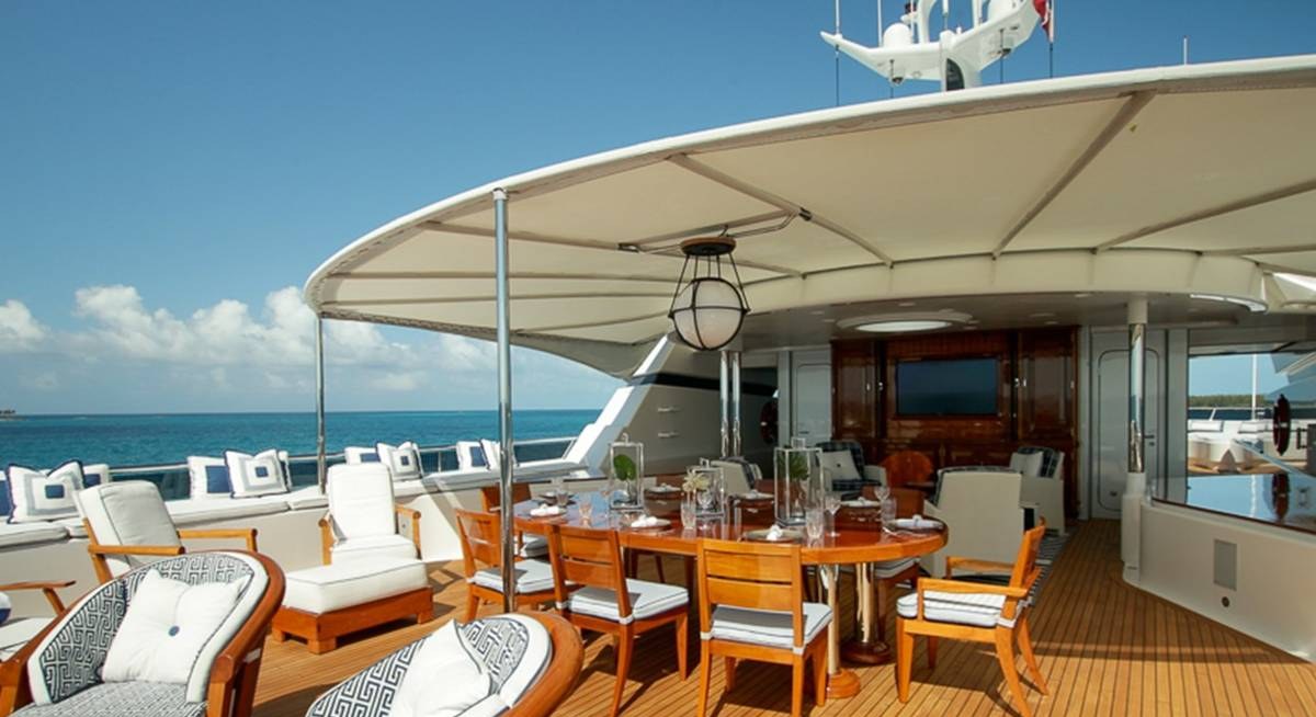BLUE MOON yacht charter 4