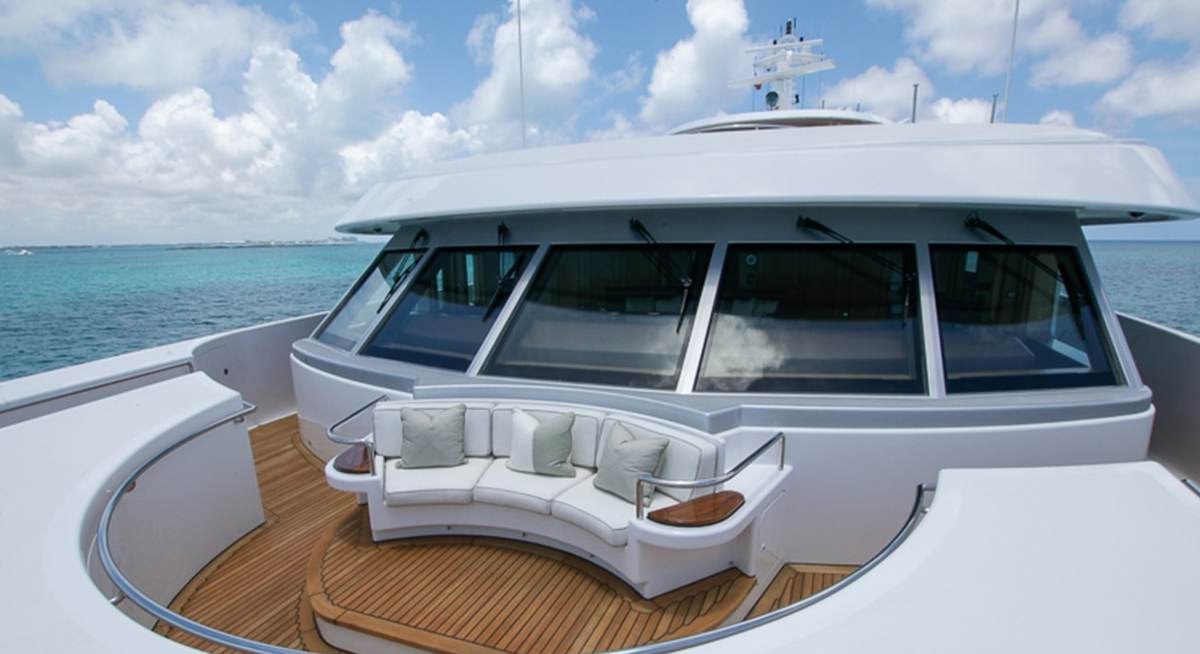 BLUE MOON yacht charter 2