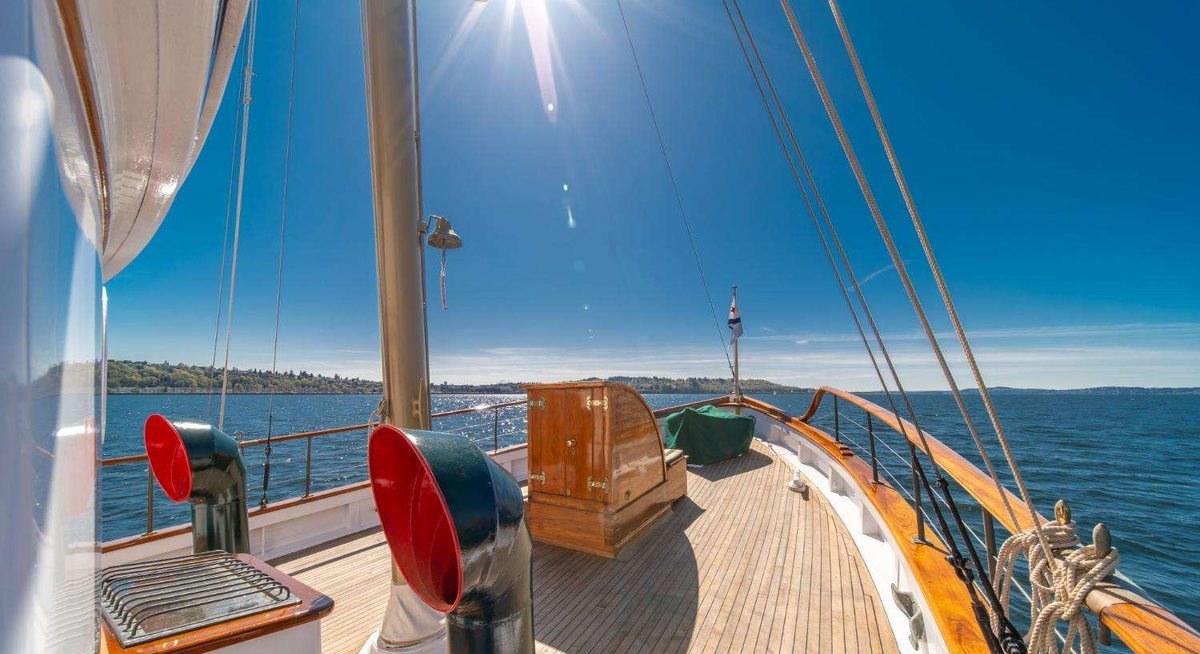 BLUE PETER yacht charter 2