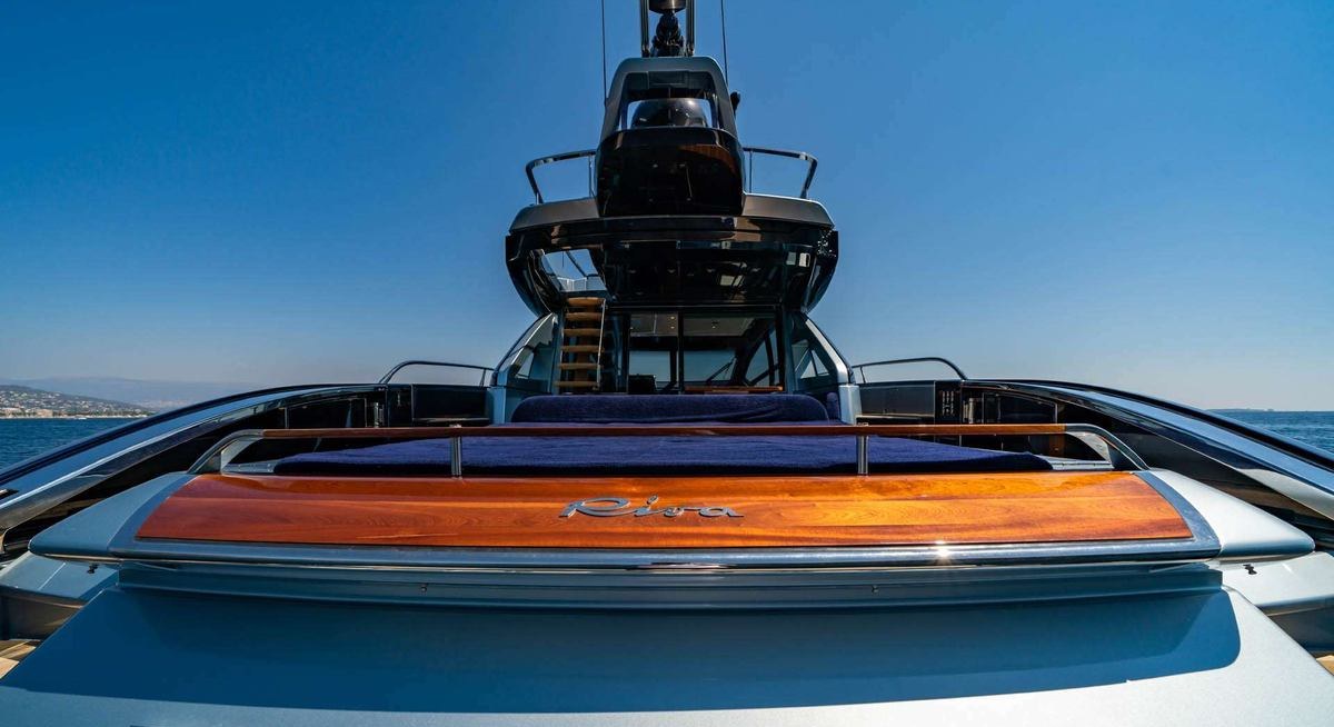 BLUE SHARK yacht charter 5