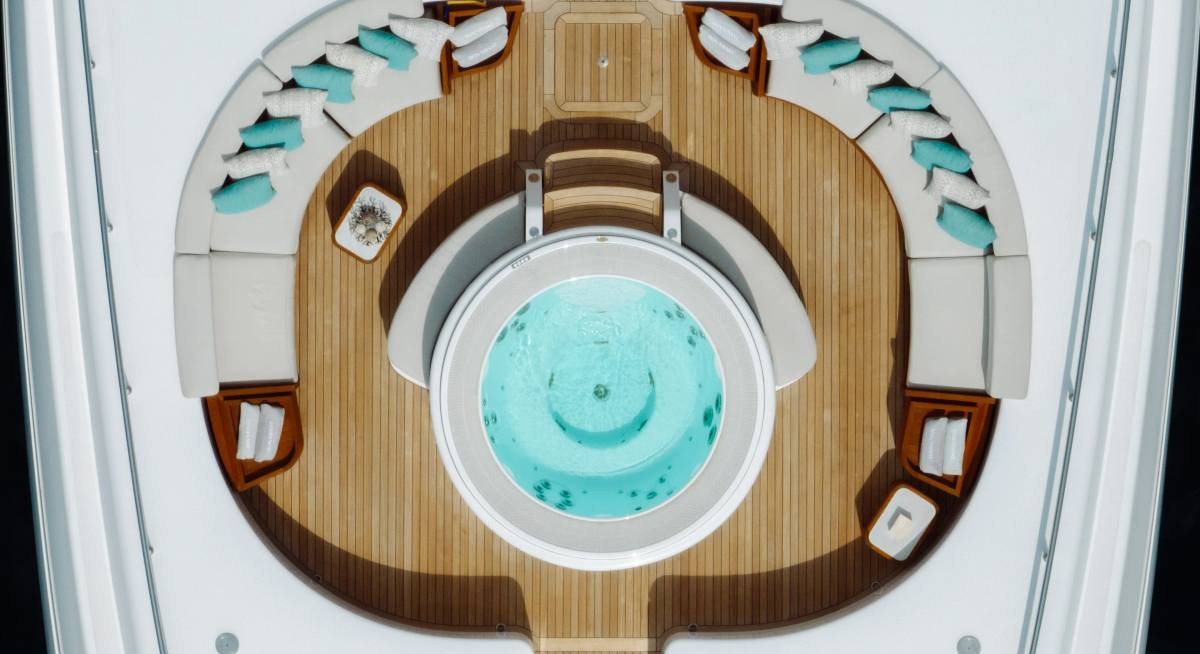 BON VIVANT yacht charter 2