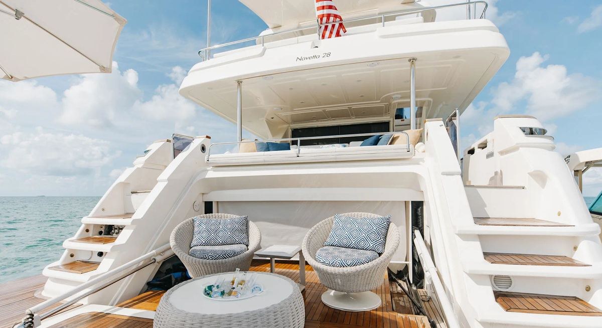 BONUS ROUND yacht charter 4