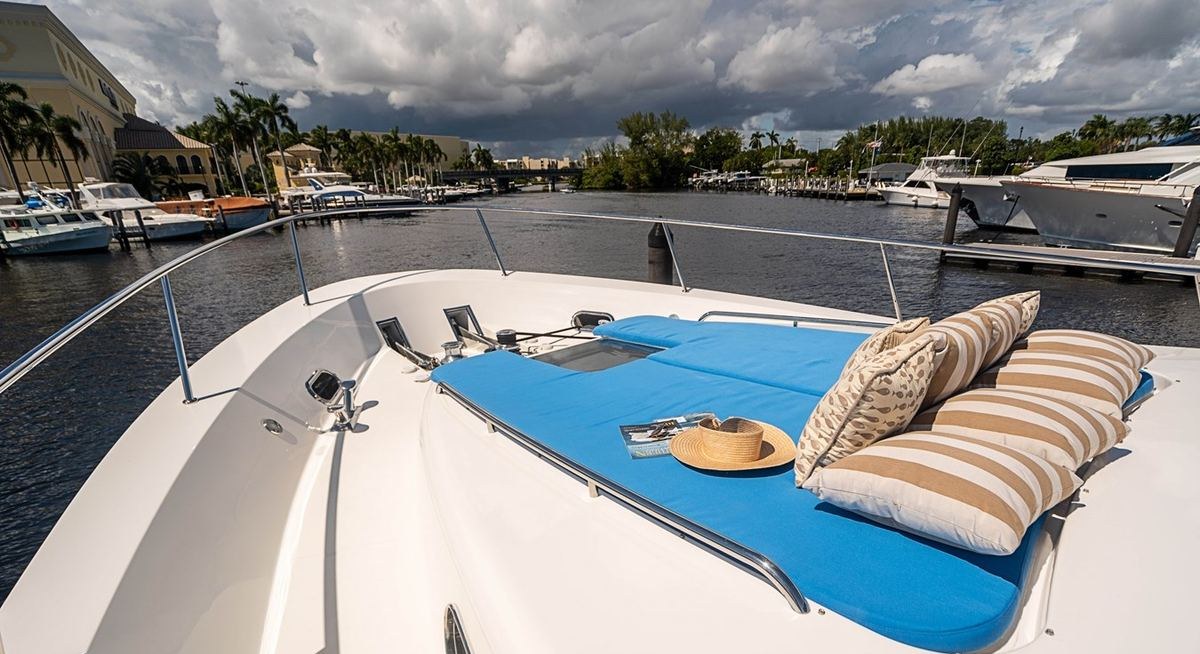 BOOGIE BABE IV yacht charter 2