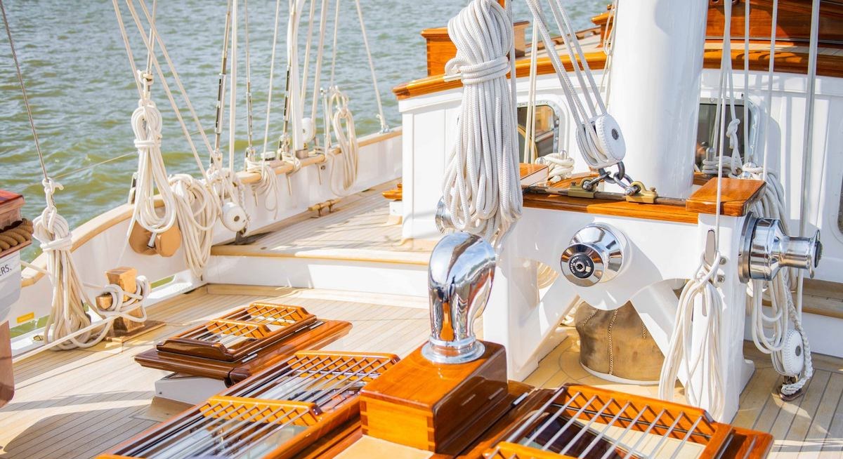 BORKUMRIFF II yacht charter 3
