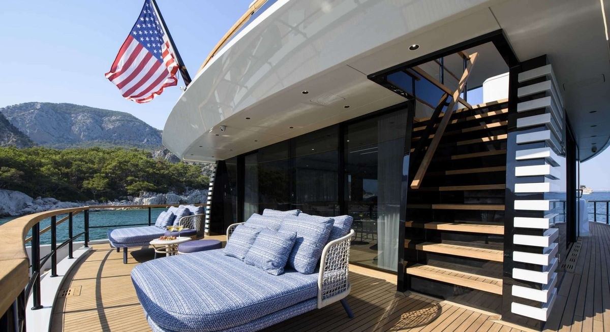 BOTIGUER yacht charter 5