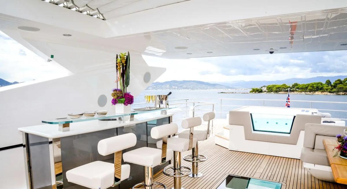 BRAVA yacht charter 2