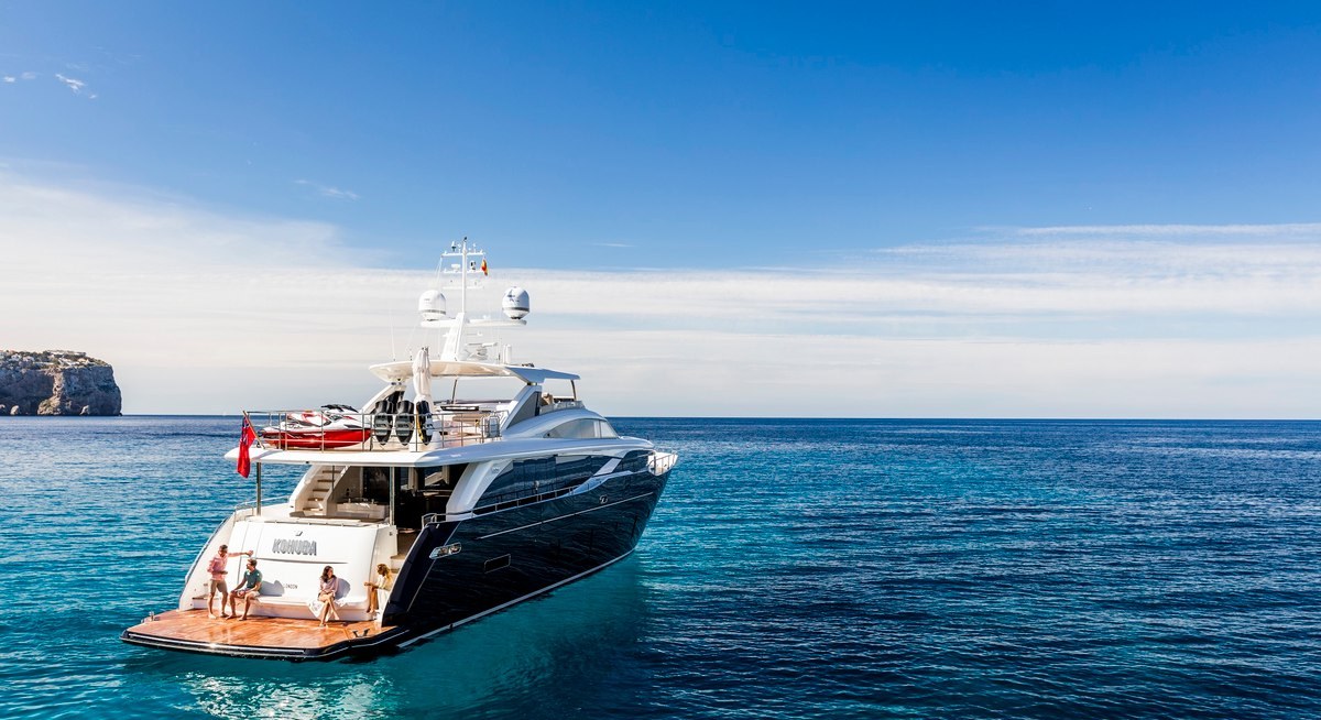 BRAVO ZULU yacht charter 4