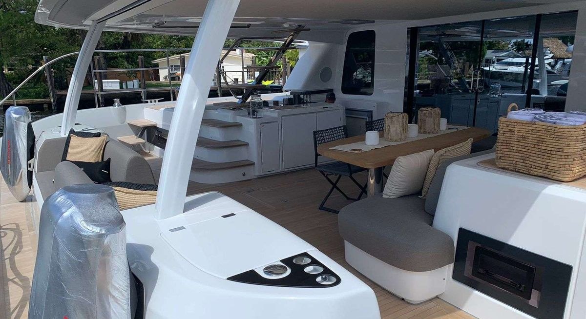 C'EST LA VIE yacht charter 4