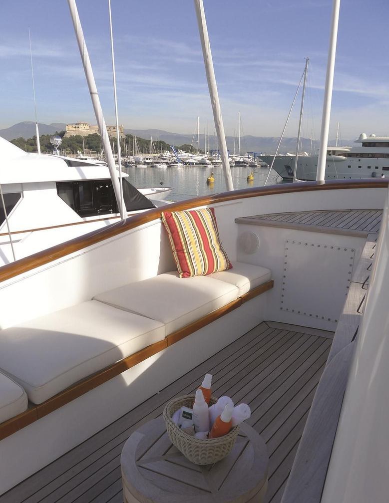 C SIDE yacht charter 5