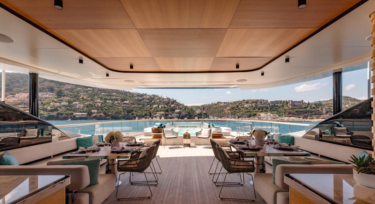 C yacht charter 3