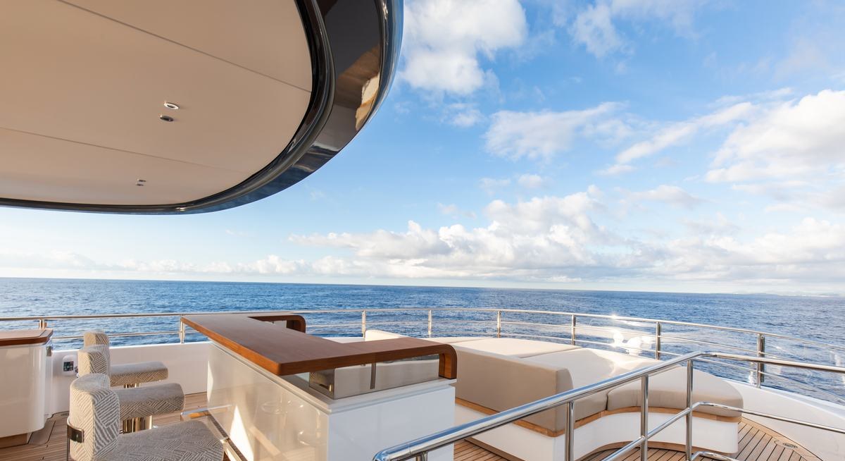 CADA DIA yacht charter 3