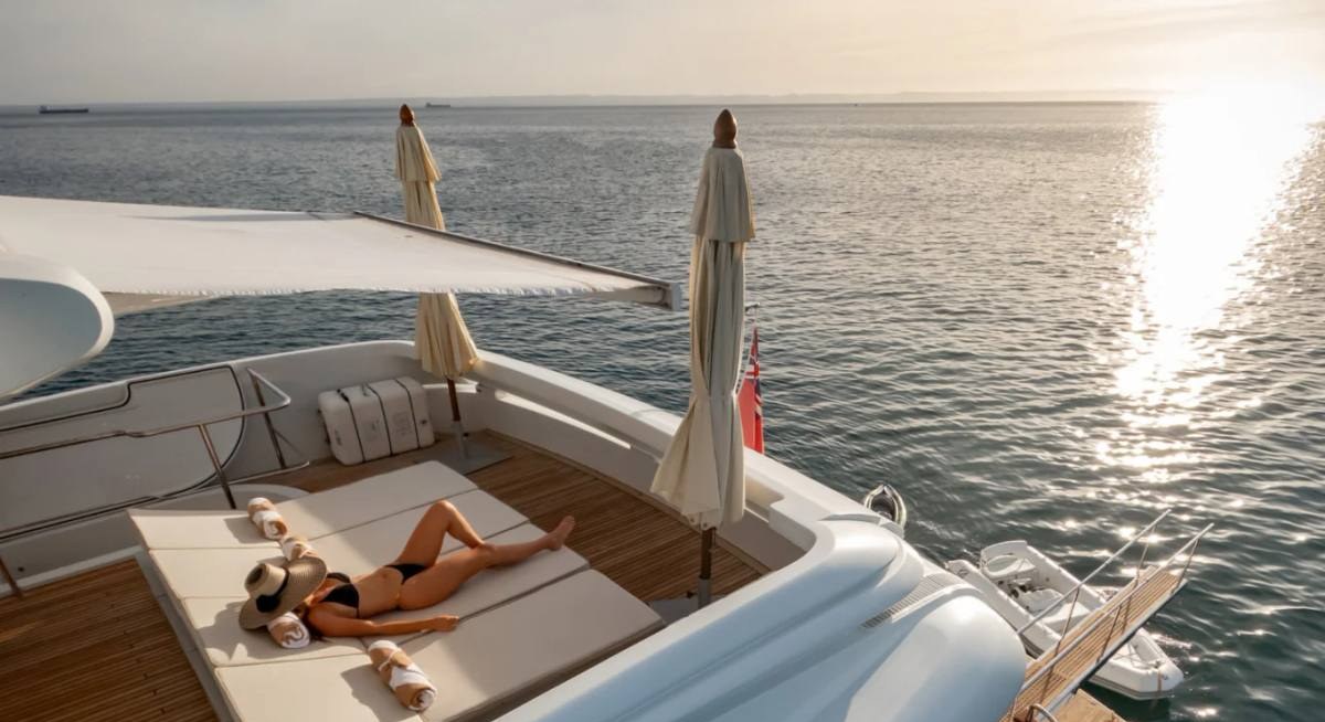 CADA UNO yacht charter 4