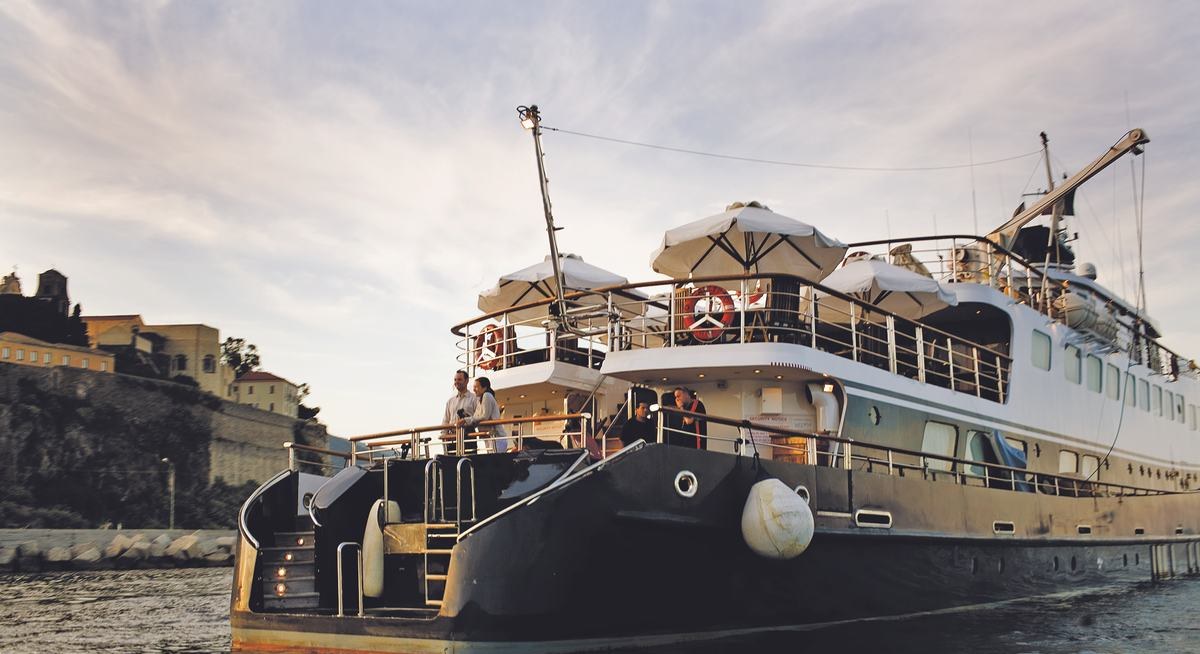 CALLISTO yacht charter 5