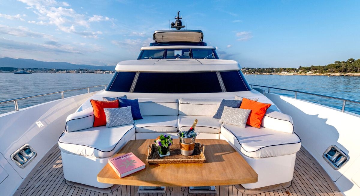 CALM yacht charter 2