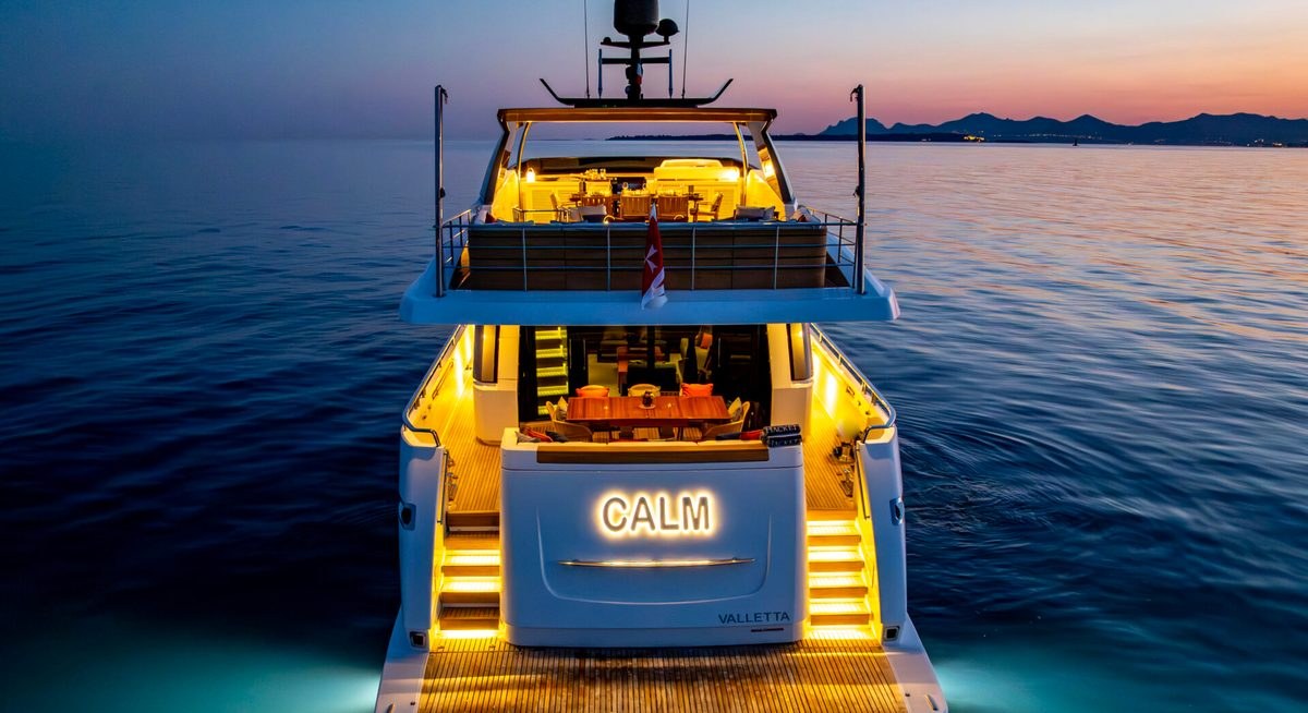 CALM yacht charter 5