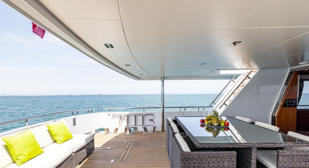 CAMENA II yacht charter 4