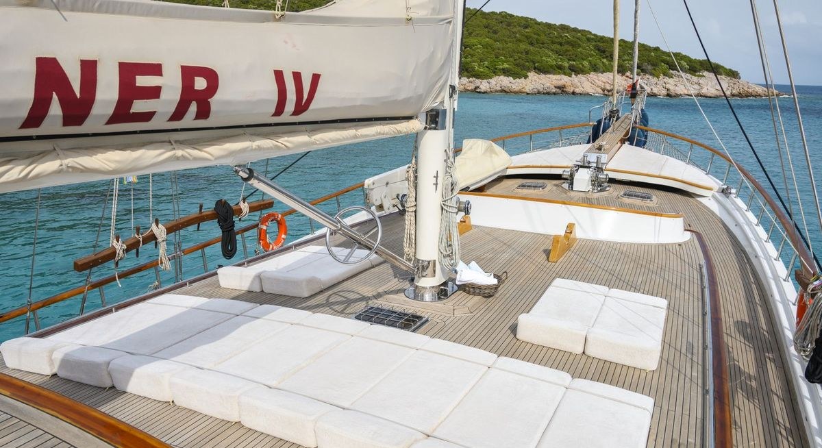 CANER IV yacht charter 3