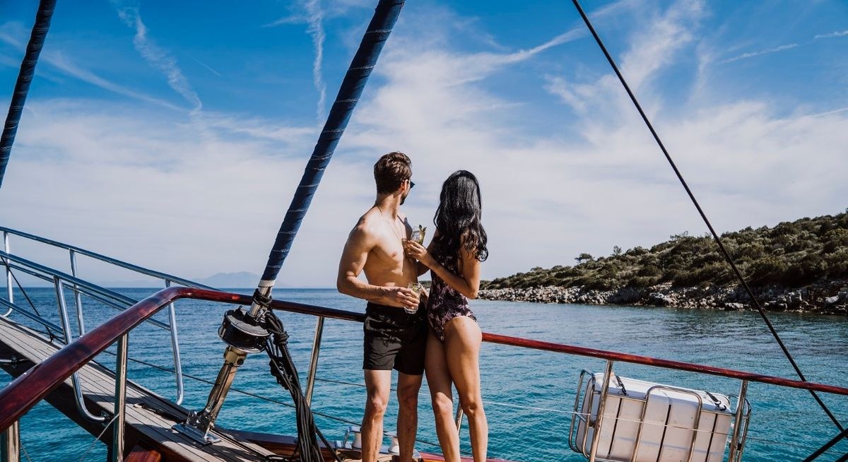 CAPRICORN 1 yacht charter 4