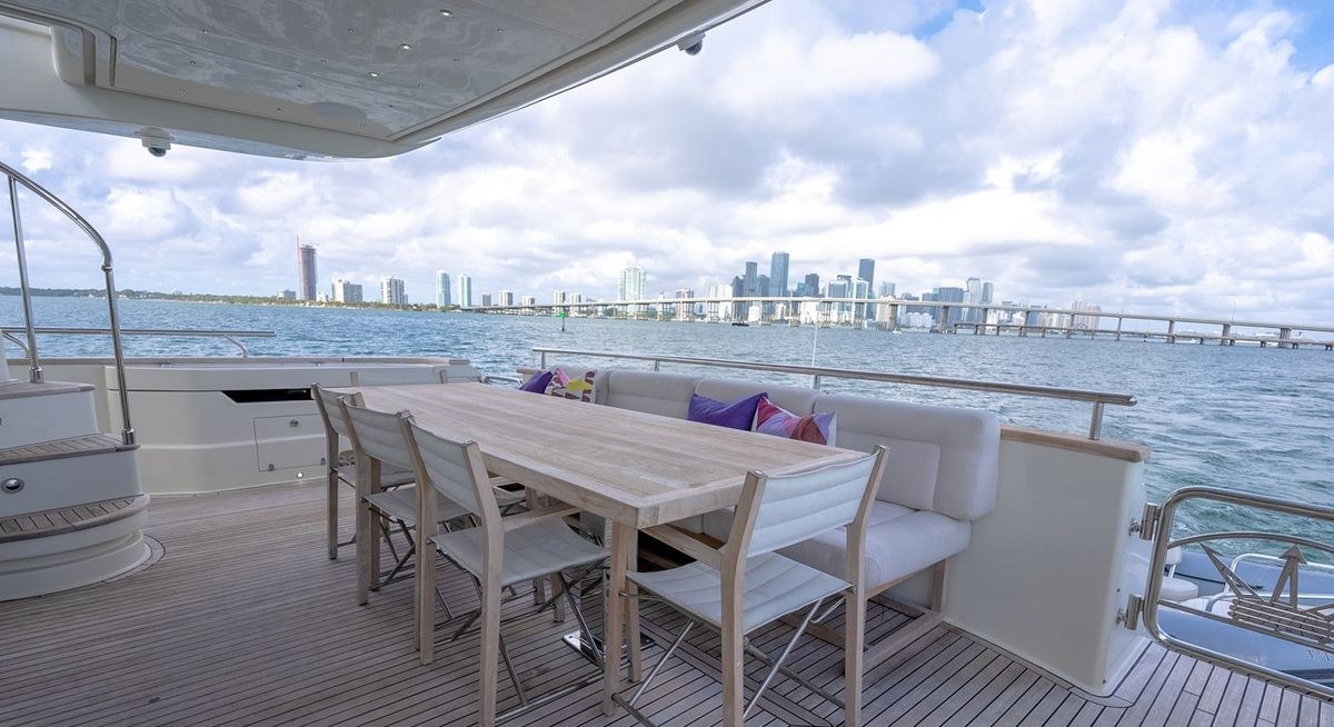 CASUAL yacht charter 4