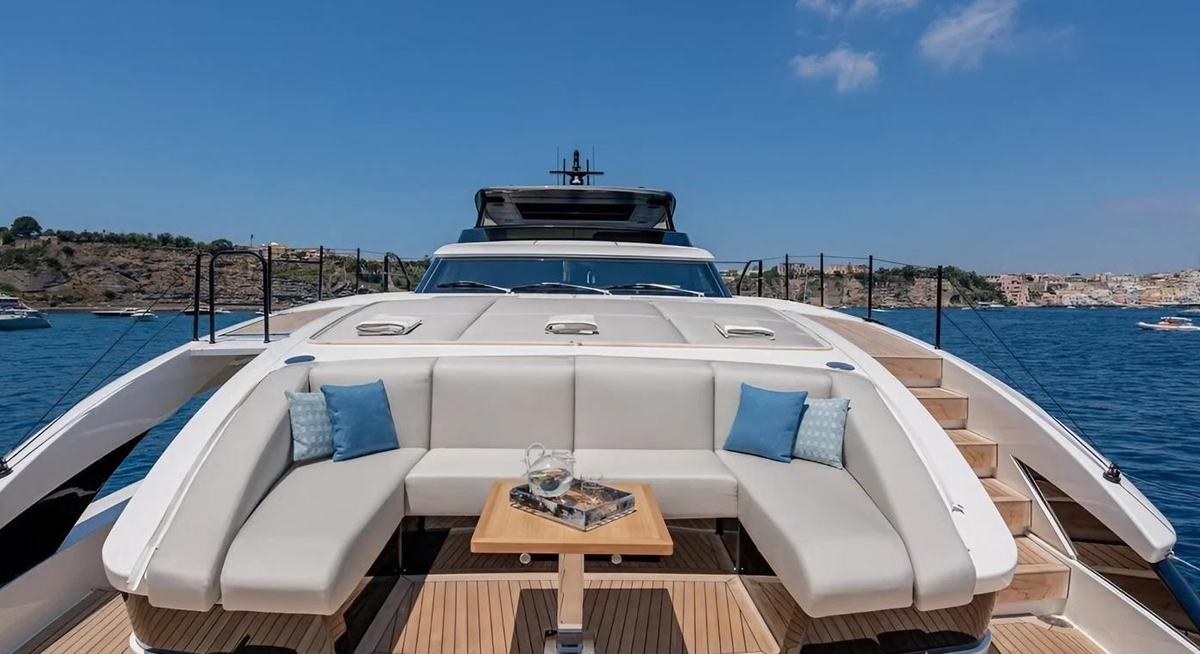 CATCH ME yacht charter 2