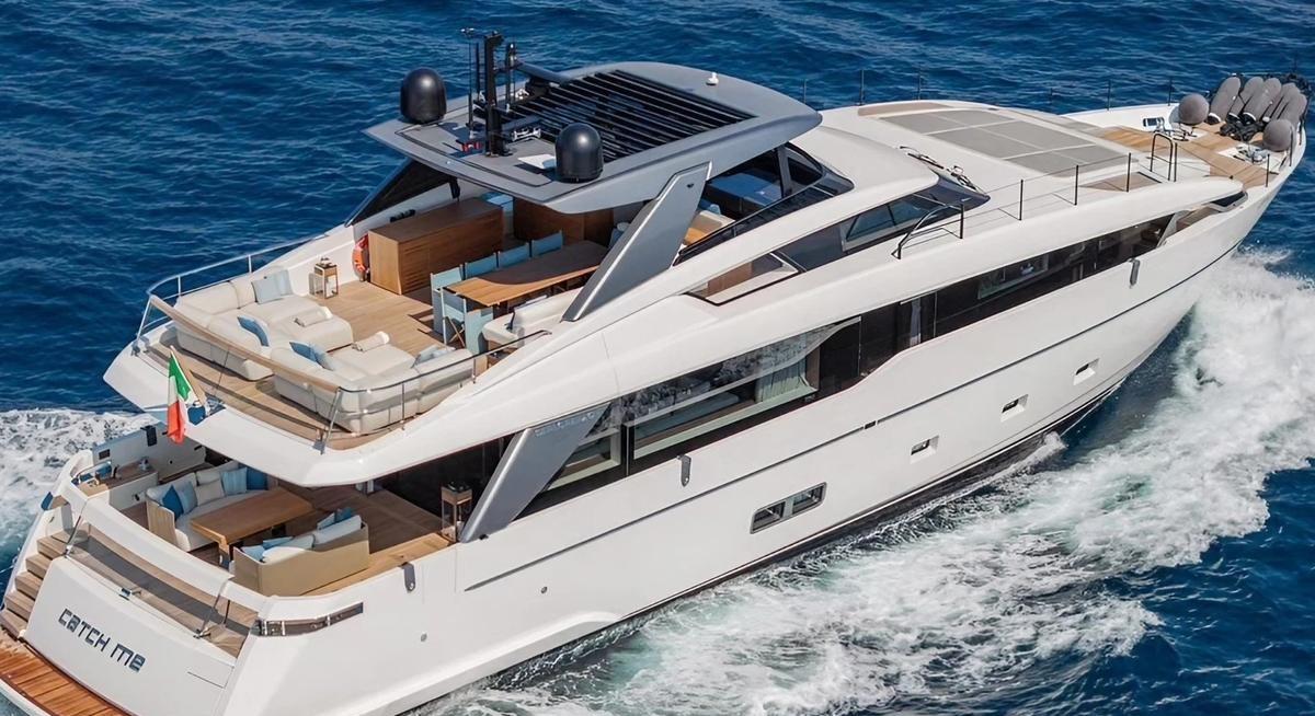 CATCH ME yacht charter 5