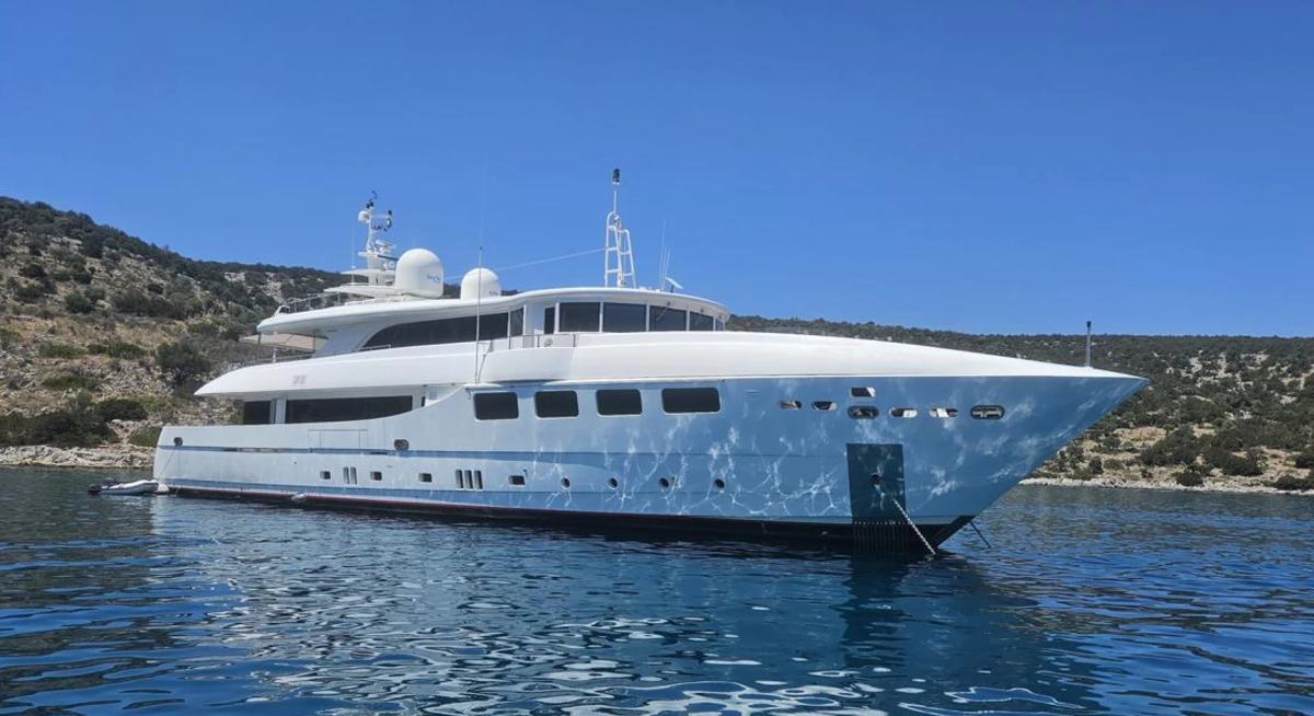 CELIA P yacht charter 2