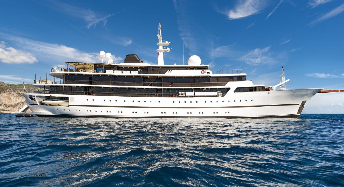 CHAKRA yacht charter 1
