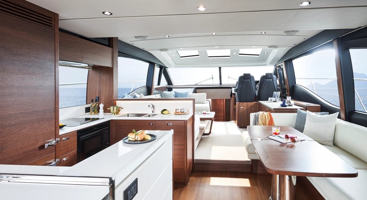 CHAMELEON III yacht charter 2