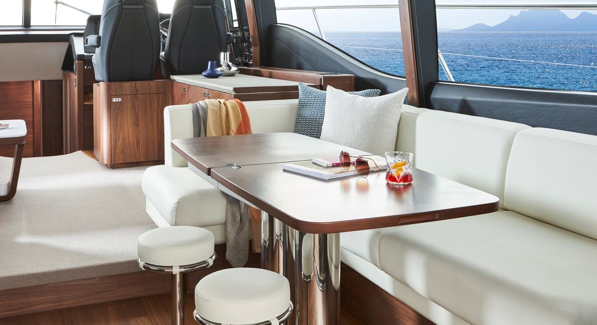 CHAMELEON III yacht charter 3