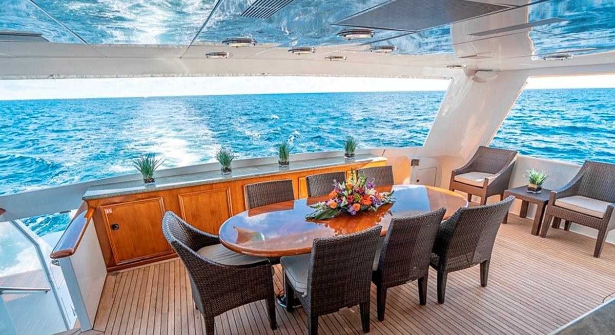 CHANSON yacht charter 4