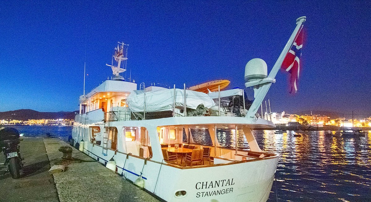 CHANTAL yacht charter 5