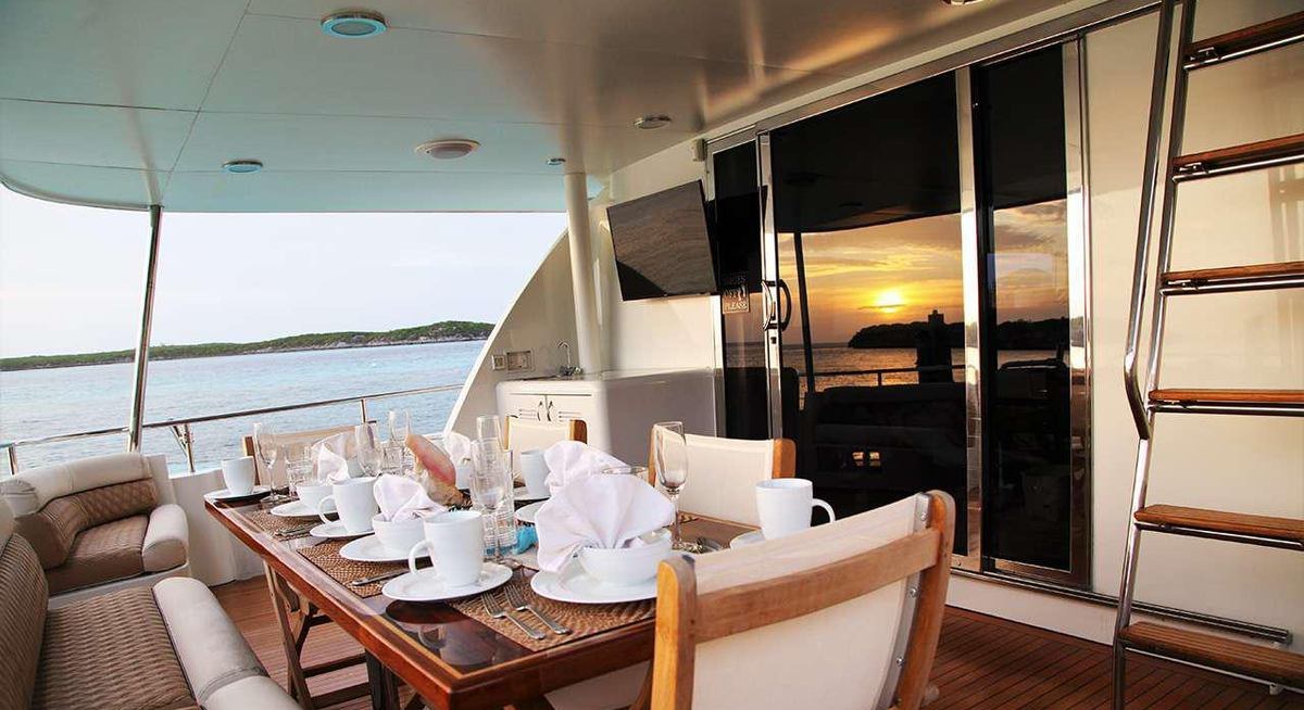 CHASER yacht charter 4