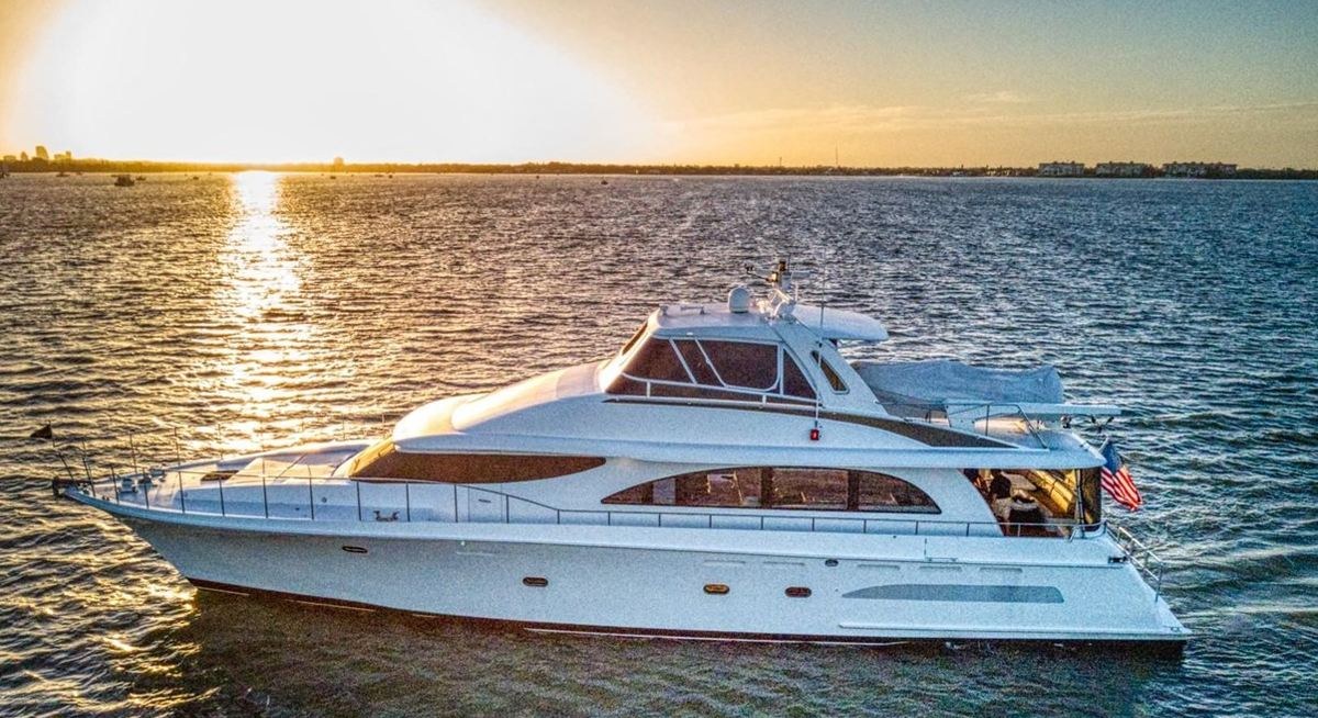 CHASER yacht charter 5