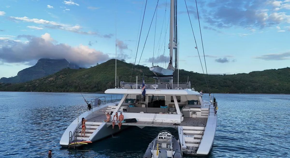 CHE yacht charter 5