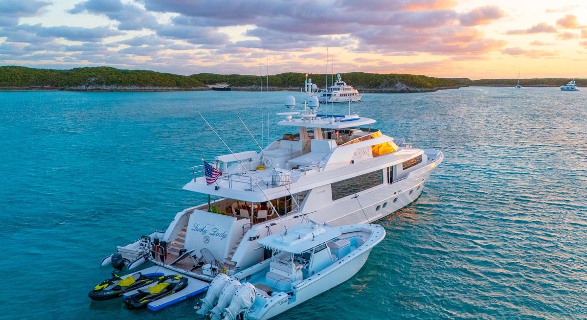 CHERRY BOMB yacht charter 5