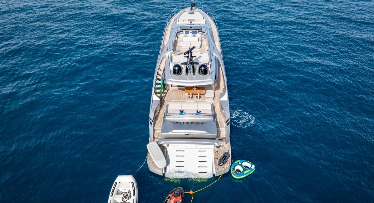 CHERRY yacht charter 5
