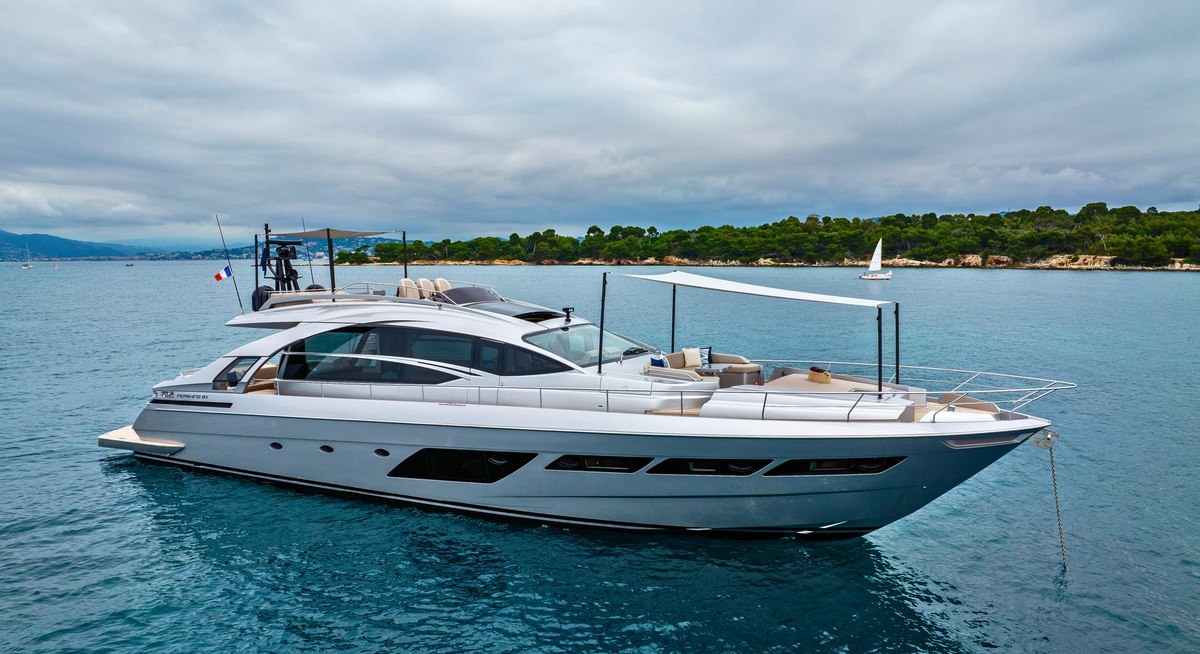 CHERRY yacht charter 1