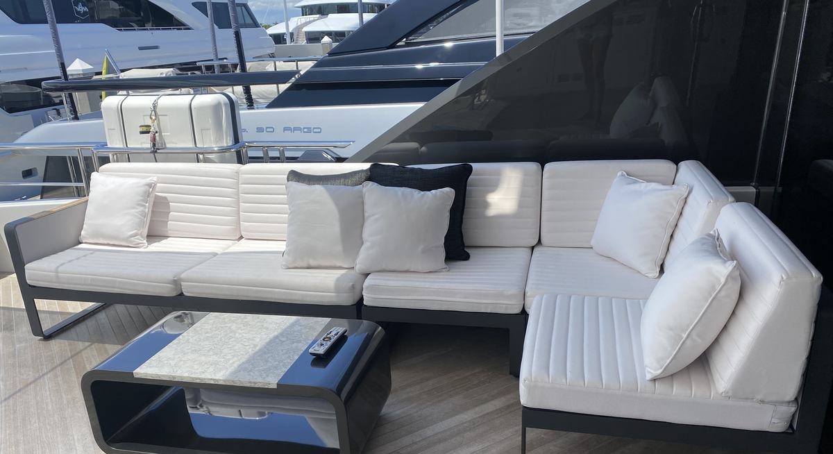 CHILLAXIN' yacht charter 4