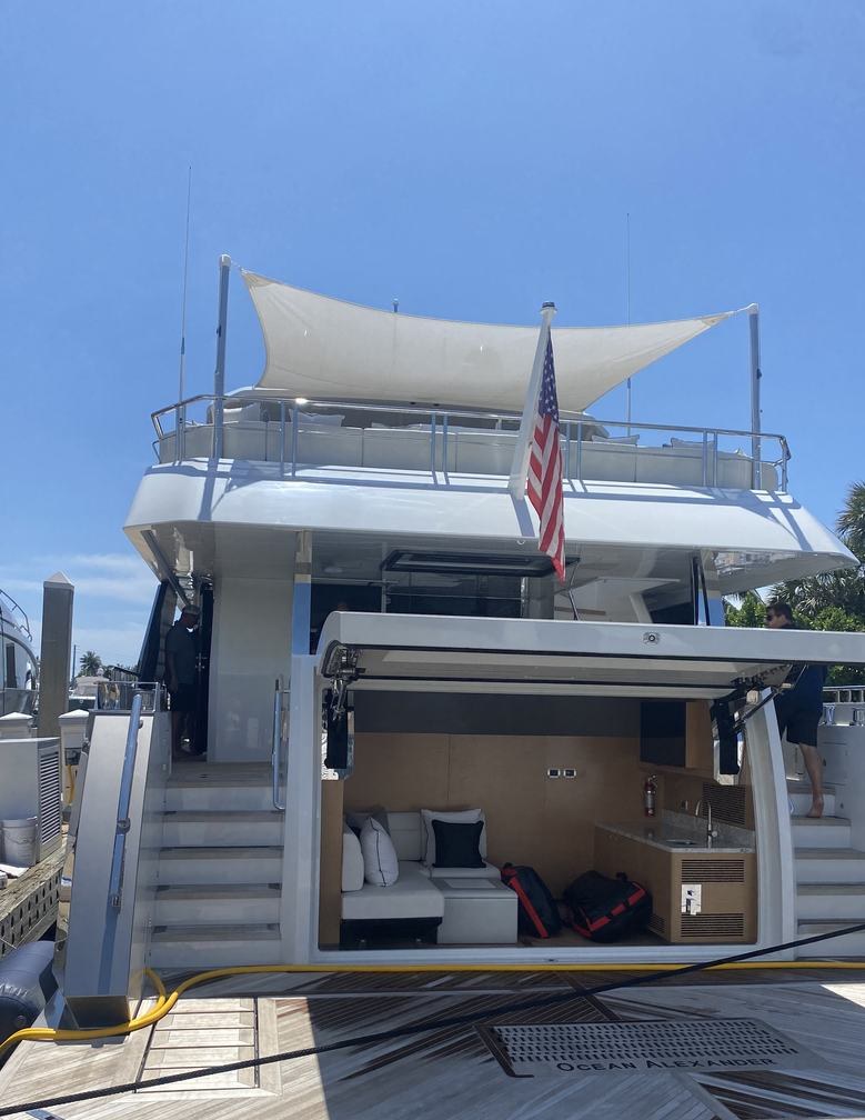 CHILLAXIN' yacht charter 5
