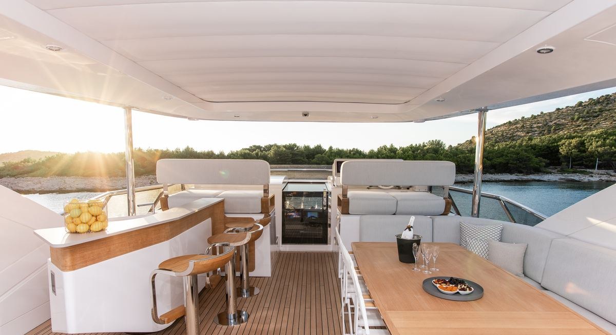 CHILLIN' yacht charter 3