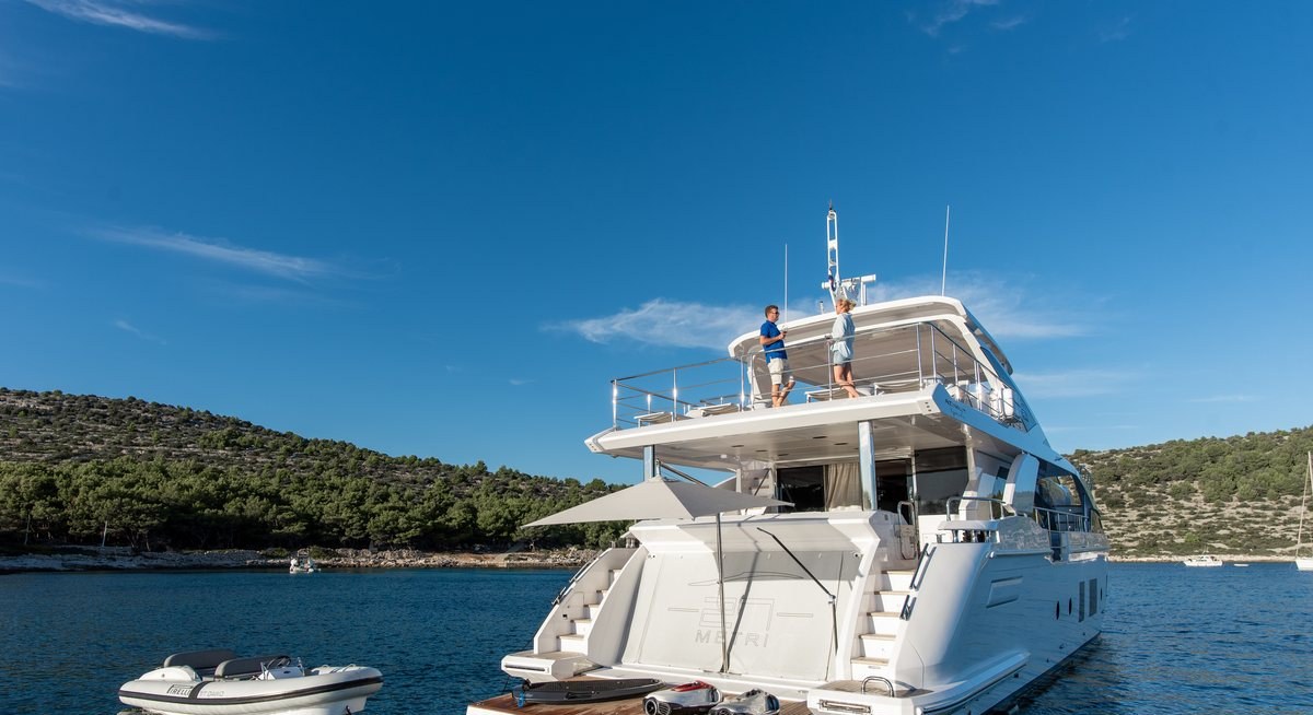 CHILLIN' yacht charter 5